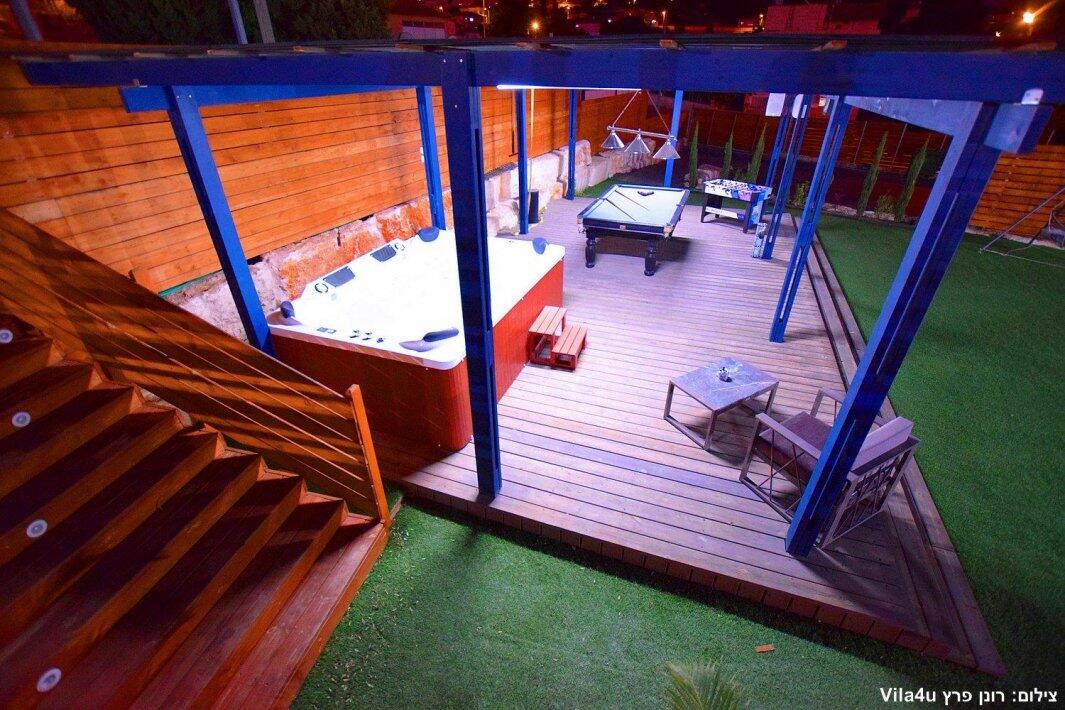 אחוזת הנסיכה וילג - מתחם החוץ