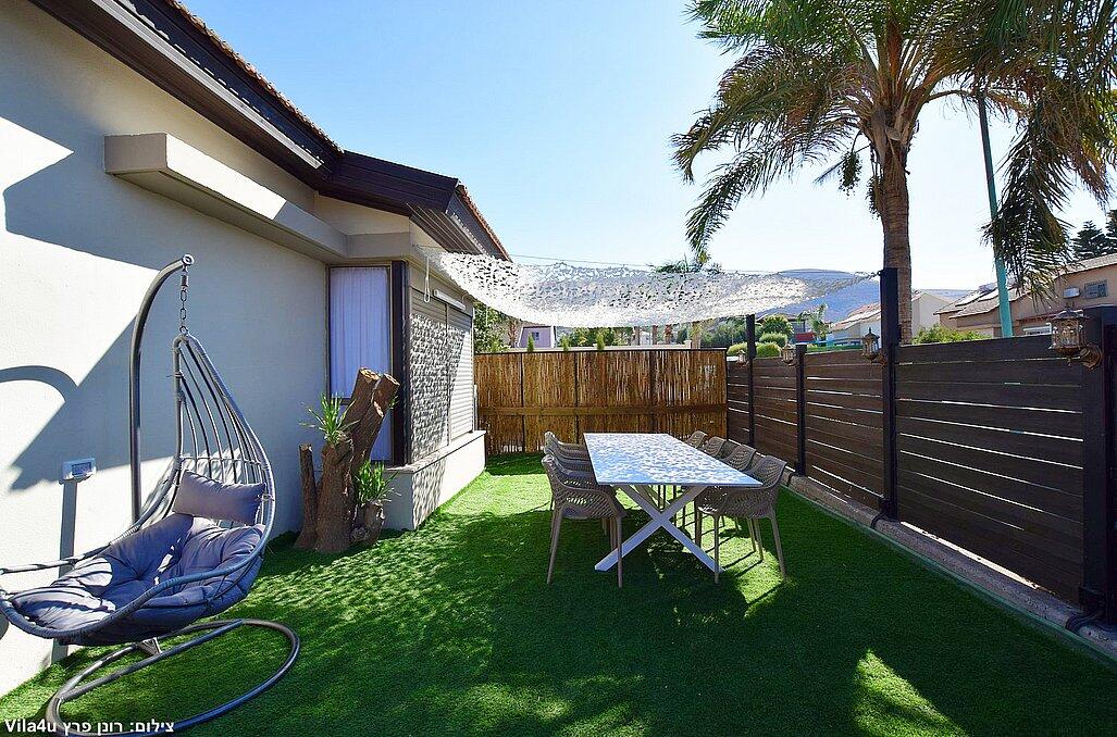 אביטן ריזורט - פינת אוכל חיצונית וערסל