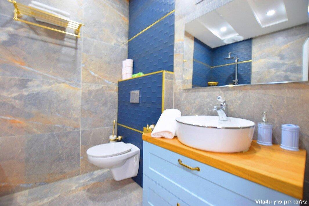 אחוזת הנסיכה וילג - חדר רחצה