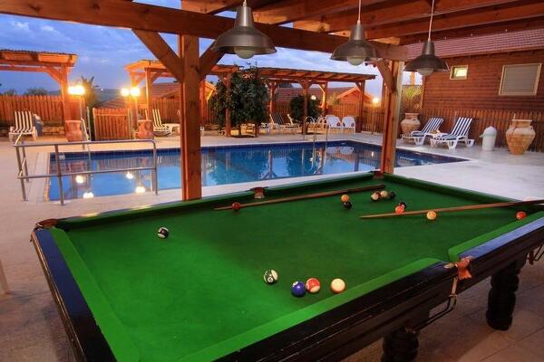 פינה בסג'רה