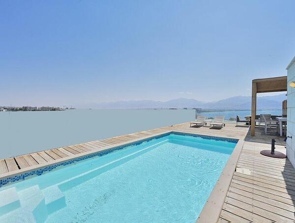 הלוטוס הלבן - The White Lotus