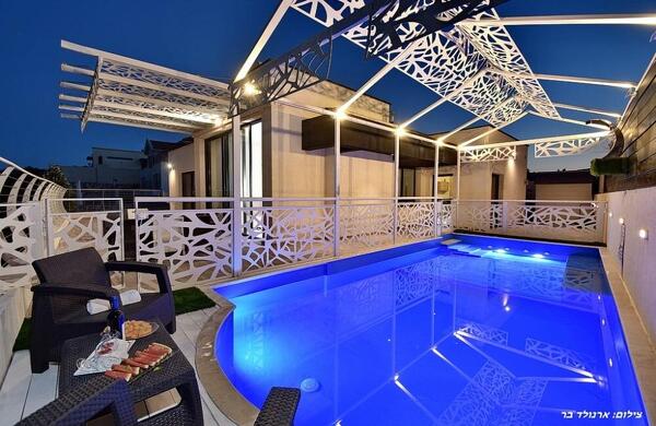 אחוזת הצוק במרומים