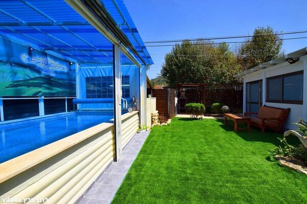 אחוזה בשניים